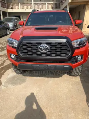 Toyota Tacoma 2017 Orange