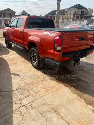 Toyota Tacoma 2017 Orange