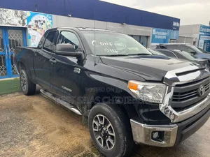 Toyota Tundra 2015 Black