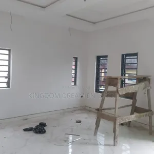 3bdrm Apartment in Yaba, Adekunle for rent