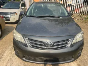 Toyota Corolla LE 4dr Sedan (1.8L 4cyl 4A) 2013 Gray