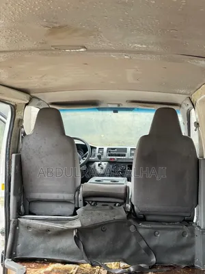 Toyota HiAce 2010 White