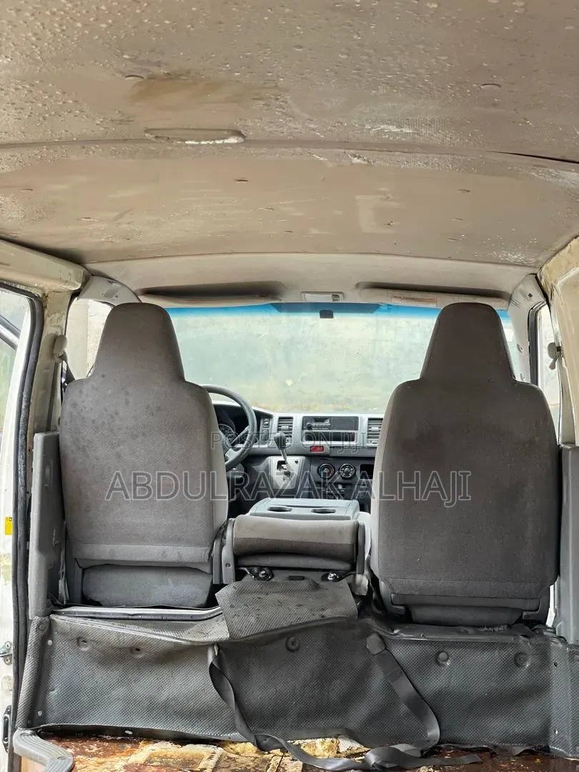 Toyota HiAce 2010 White