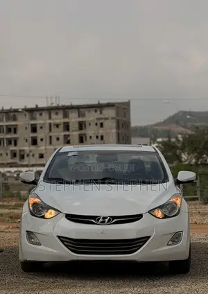 Hyundai Elantra Limited Sedan FWD (1.8L 4cyl 6A) 2013 White