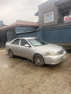 Toyota Camry LE 4dr Sedan (2.4L 4cyl 5M) 2003 Silver