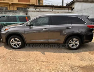 Toyota Highlander XLE 4dr SUV (3.5L 6cyl 6A) 2015 Brown
