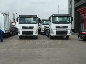 Faw J5p 340hp Tractor Truck - 30 Tons