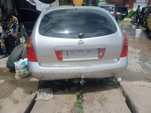 Nissan Primera 2010 Silver