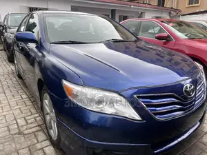 Toyota Camry SE V6 4dr Sedan (3.5L 6cyl 6A) 2011 Blue