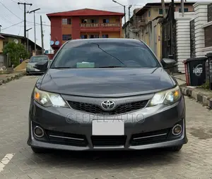 Toyota Camry SE V6 4dr Sedan (3.5L 6cyl 6A) 2013 Gray