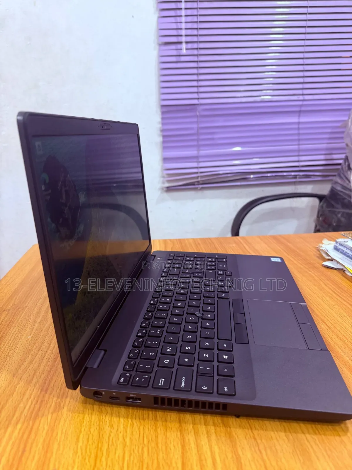 Laptop Dell Latitude 5500 8GB Intel Core i3 SSD 256GB