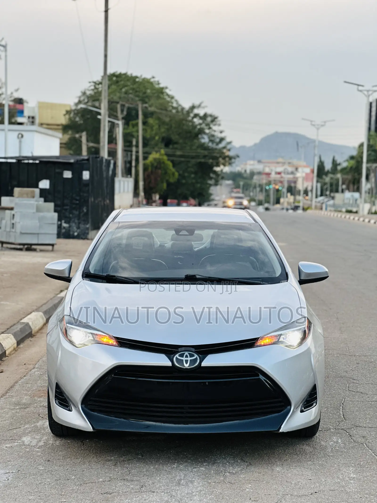 Toyota Corolla 2017 Silver