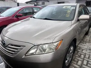 Toyota Camry LE 4dr Sedan (2.4L 4cyl 5A) 2009 Gold