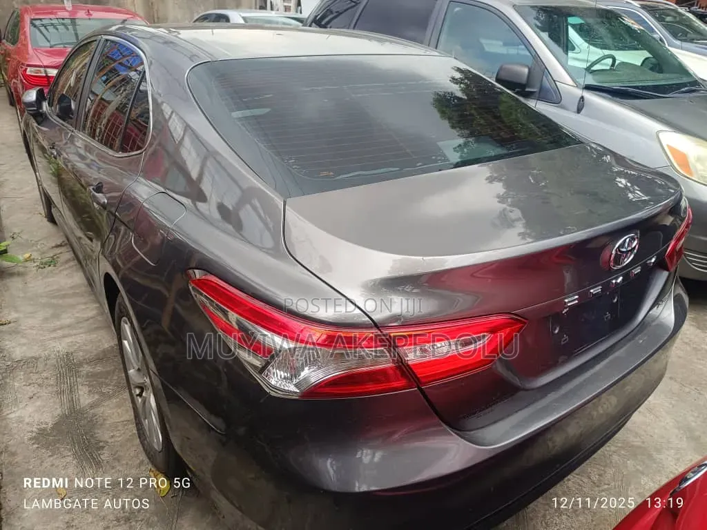 Toyota Camry 2018 Gray