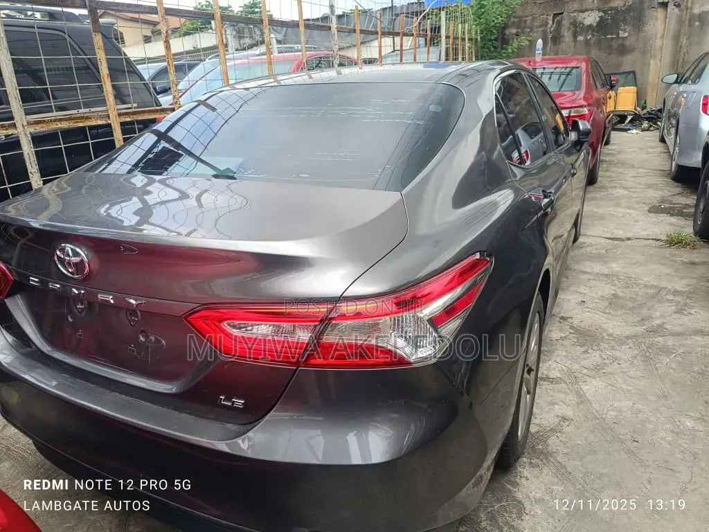 Toyota Camry 2018 Gray