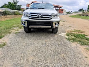 Toyota Hilux 2019 White