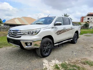 Toyota Hilux 2019 White
