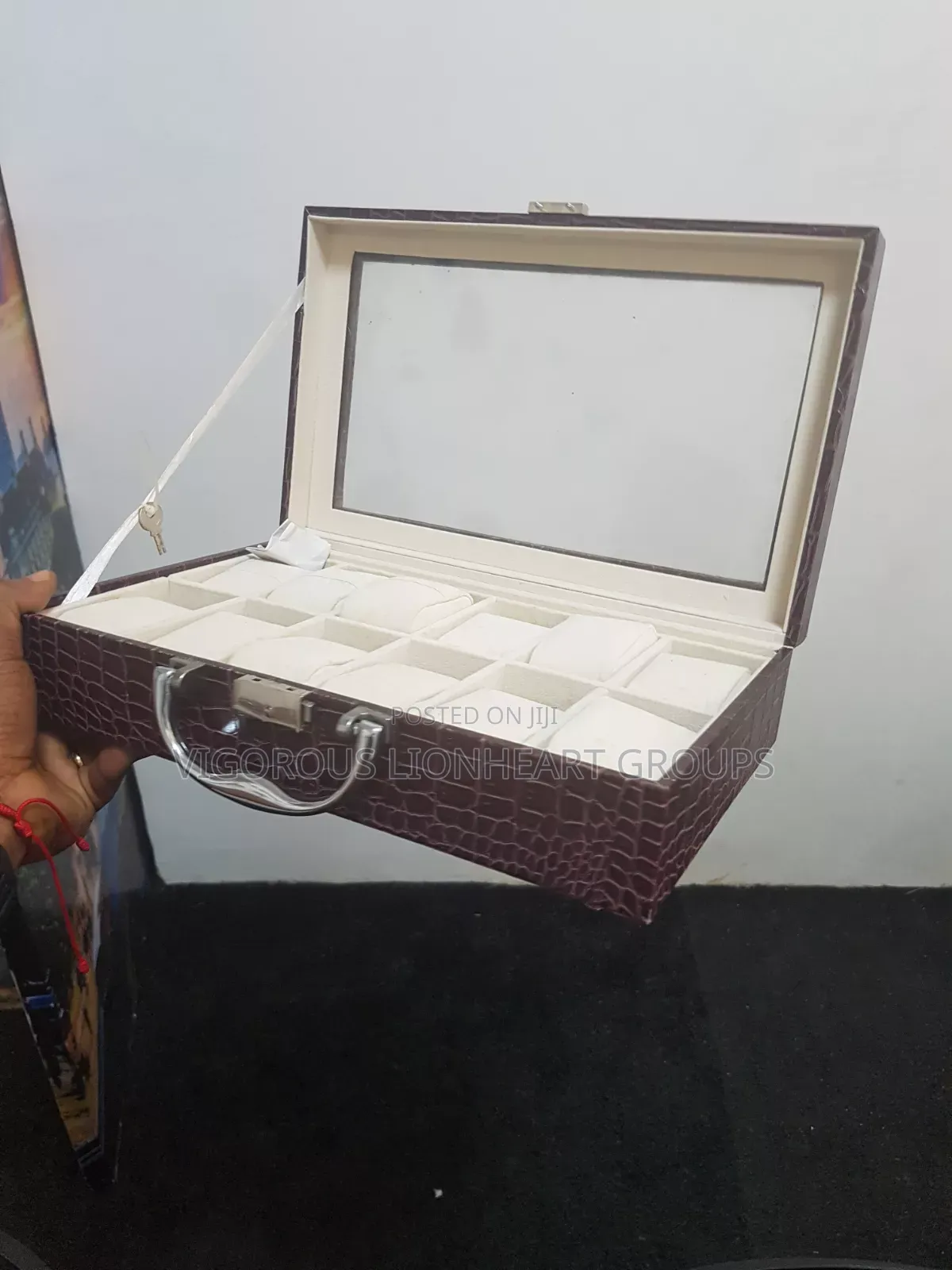 12 Grid Watch Box