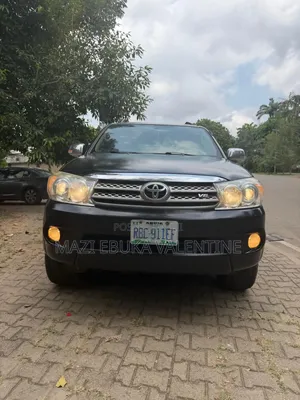 Toyota Fortuner 2014 Black