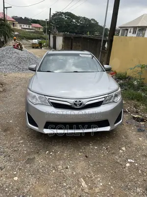 Toyota Camry LE 4dr Sedan (2.5L 4cyl 6A) 2013 Silver