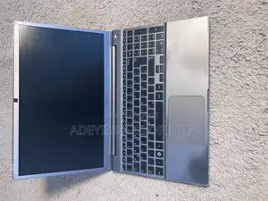Laptop Samsung NP-R700 8GB Intel Core i5 HDD 500GB
