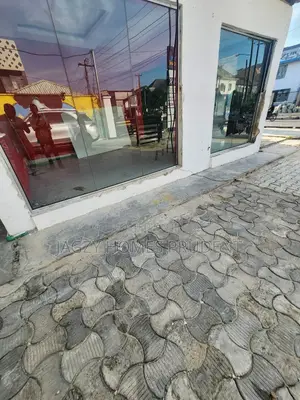 Perfect Shop Space in Lekki Phase 1