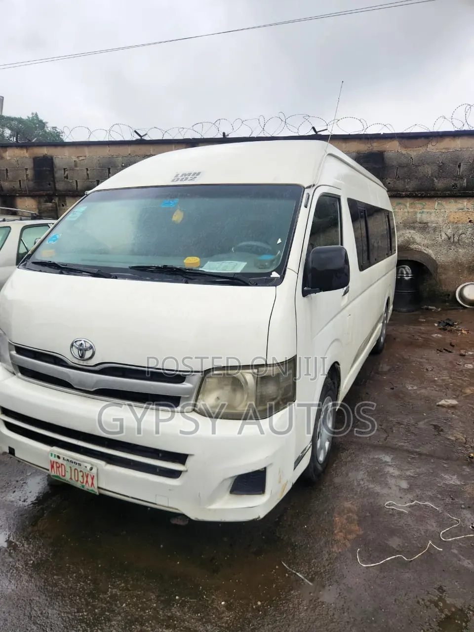 Toyota HiAce 2014 White
