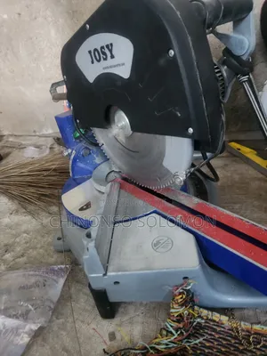 Aluminium Cutting Machine