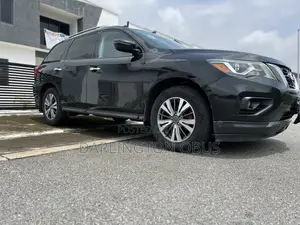 Nissan Pathfinder Platinum 4dr FWD (3.5L 6cyl) 2017 Black