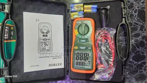 Autoranging Digital Megohmmeter
