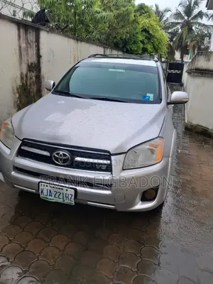 Toyota RAV4 2011 Silver