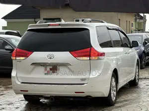 Toyota Sienna 2015 White