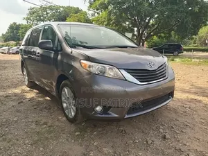 Toyota Sienna 2012 Gray