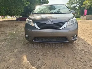 Toyota Sienna 2012 Gray