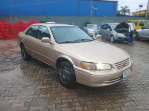 Toyota Camry Automatic 1999 Gold