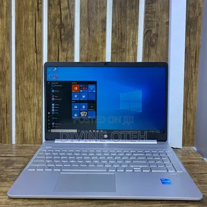 Laptop HP 15-dy2075tg 8GB Intel Core i3 SSD 256GB