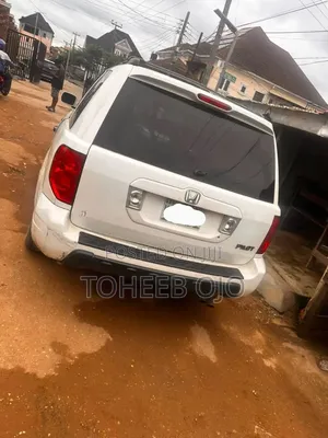 Honda Pilot 2002 White