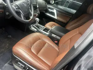 Toyota Land Cruiser 2021 Black