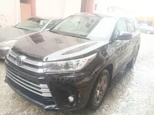 Toyota Highlander Limited Platinum 4x4 V6 (3.5L 6cyl 8A) 2017 Black