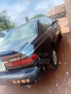 Toyota Camry 2000 Black