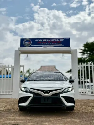 Toyota Camry XSE 2021 White