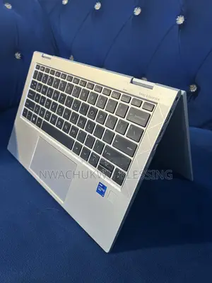 Laptop HP EliteBook 830 G8 16GB Intel Core i7 SSD 256GB