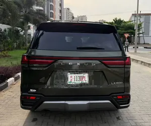 Lexus LX 2022 Green
