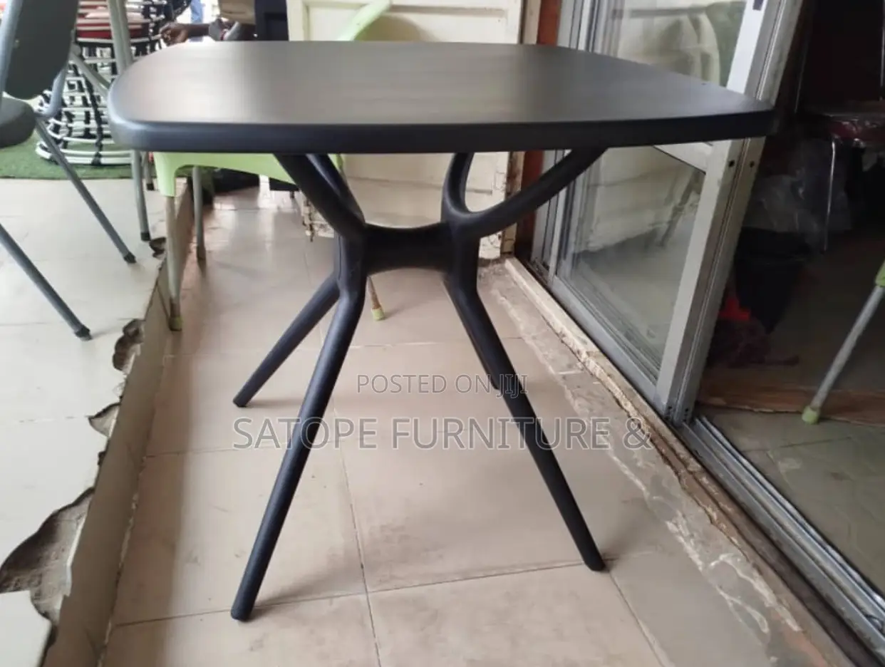 High Quality Restaurant Table