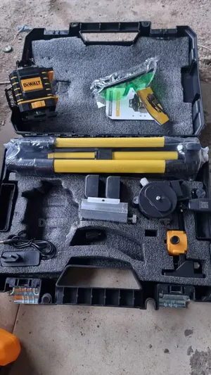 Dewalt 4d 16-line 360° Green Laser Level Kit