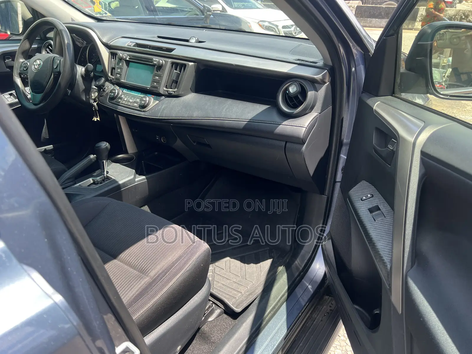 Toyota RAV4 XLE AWD (2.5L 4cyl 6A) 2013 Blue