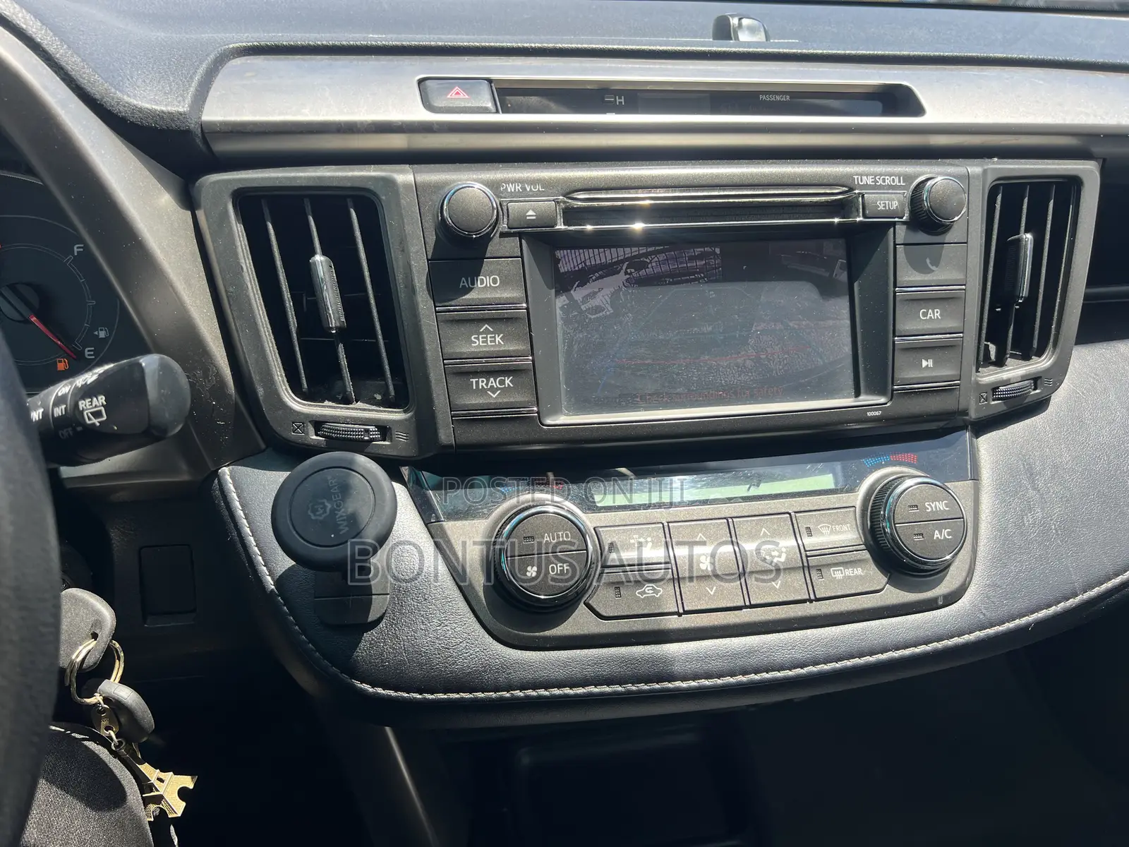 Toyota RAV4 XLE AWD (2.5L 4cyl 6A) 2013 Blue