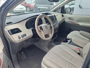 Toyota Sienna XLE 7 Passenger 2011 Gray