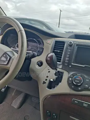 Toyota Sienna XLE 7 Passenger 2011 Gray