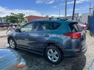 Toyota RAV4 XLE AWD (2.5L 4cyl 6A) 2013 Blue